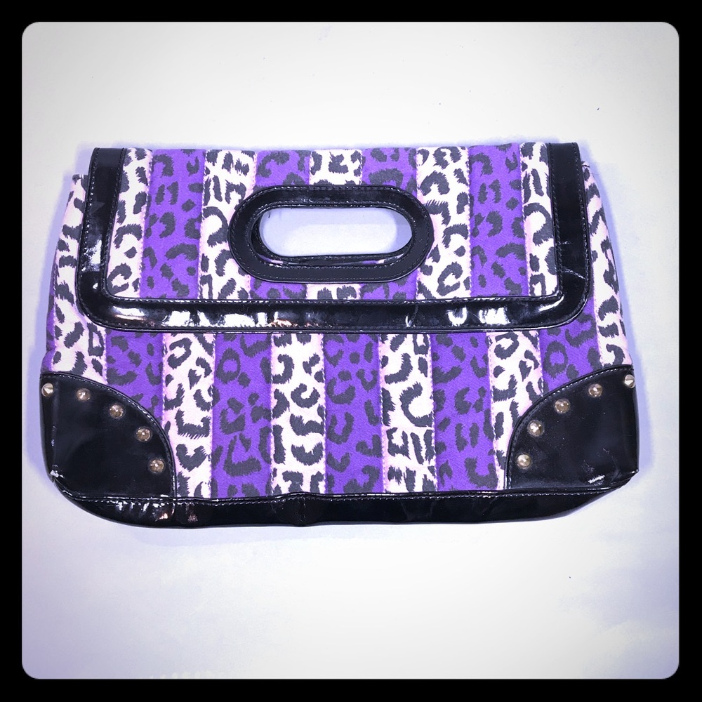 Betseyville clutch